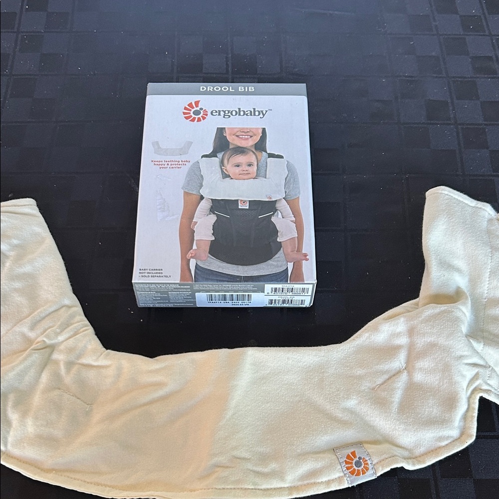 Ergobaby Cream Drool Bib